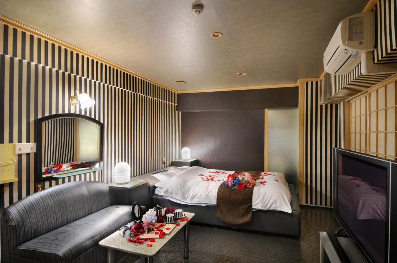 Namba Alpha (Adults Only) Hotel Osaka Exterior photo